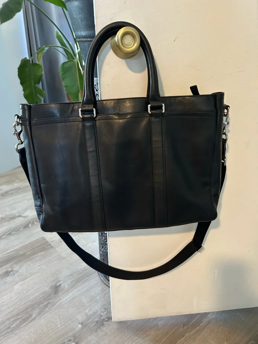 Coach Luggage Black Leather carry-on/Tote Bag - Picture 4 of 8